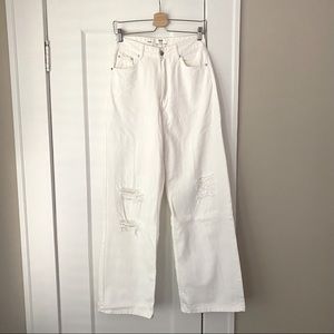 Bershka 90’s White high-waisted jeans NWOT